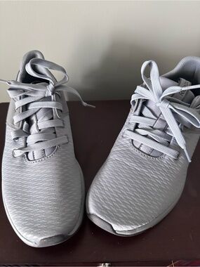 Reebok EverRoad DMX Walking Shoe Grey CN2216 size 7 1/2 to 8